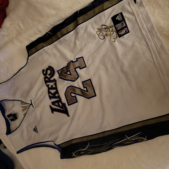 Authentic Official Kobe Bryant vintage #24 jersey - Picture 3 of 8